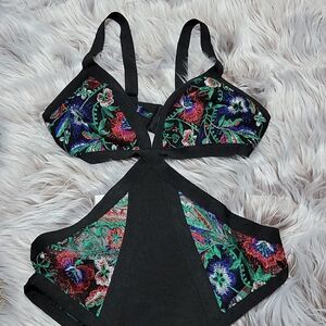NWT Wow Couture Stunning Black and green Molikini Embroidered Swimsuit S…